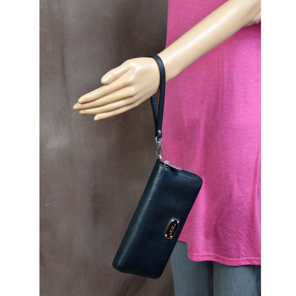 MICHAEL KORS Black Leather Long Zippered Wallet Wristlet - Picture 12 of 12